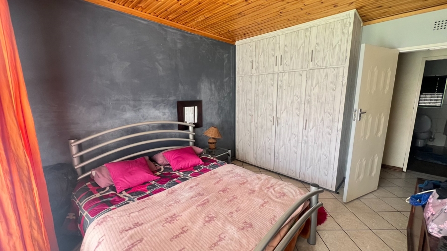 4 Bedroom Property for Sale in Langenhovenpark Free State